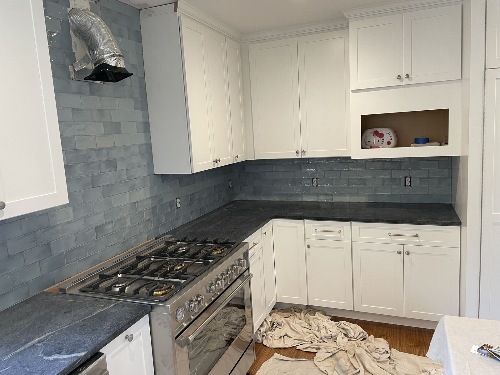 White shaker kitchen